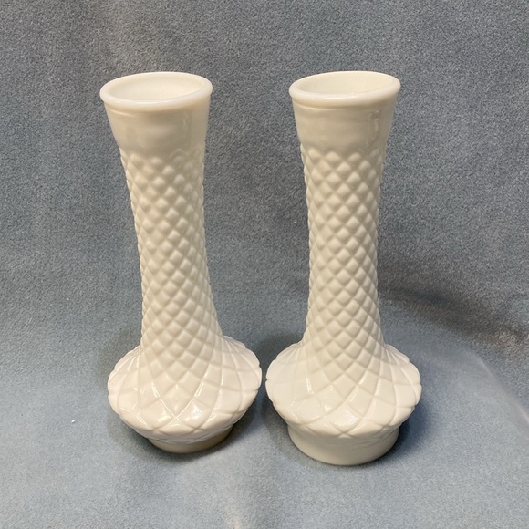 Vintage RANDALL White Milk Glass Bud Vase Diamond Embossed Bud Vases 9" (2) - Picture 8 of 13